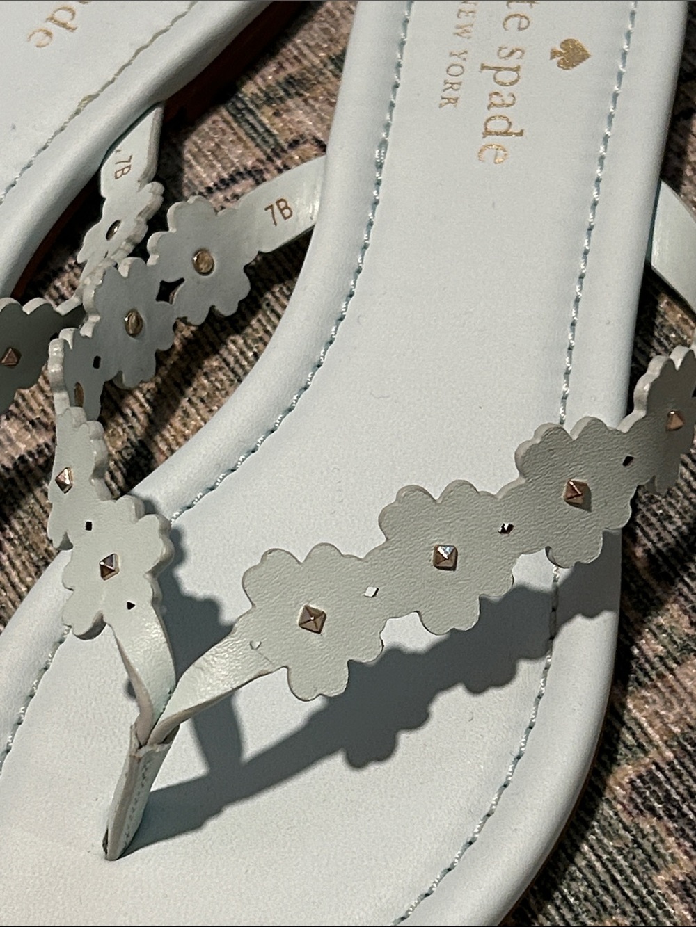 Kate Spade Pastel Blue Daisy Floral Thong Flop Flop Sandals Women's Size 7 - Picture 5 of 6